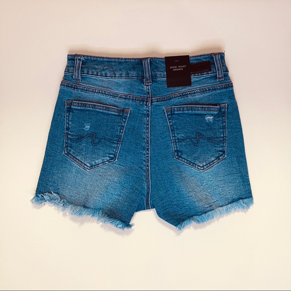 High waisted distressed shorts - Picture 3 of 3